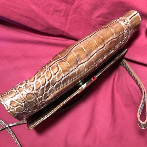 Liz Claiborne Chocolate Brown Faux Alligator Gold Tone Hardware Crossbody Clutch - Picture 13 of 16